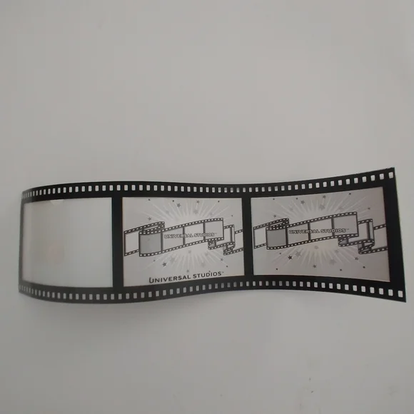 Universal Studios Film-Themed Photo Frame - Picture 2 of 7